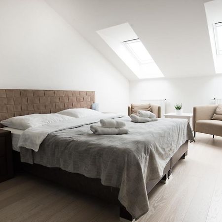 Spa Apartments Bulharska การ์โลวีวารี ภายนอก รูปภาพ