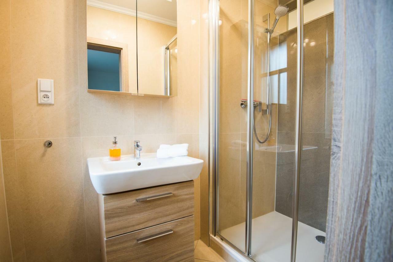 Spa Apartments Bulharska การ์โลวีวารี ภายนอก รูปภาพ