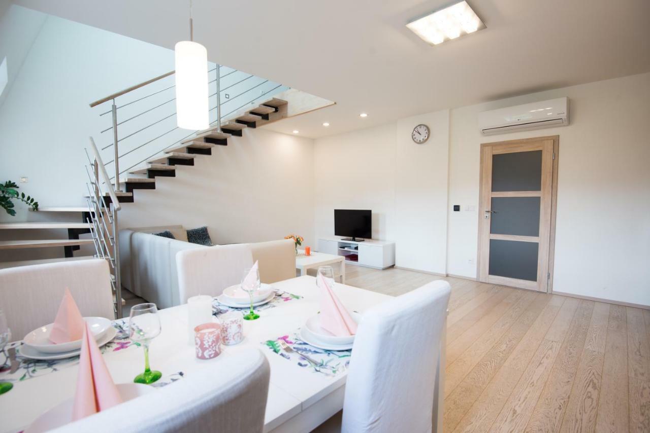 Spa Apartments Bulharska การ์โลวีวารี ภายนอก รูปภาพ