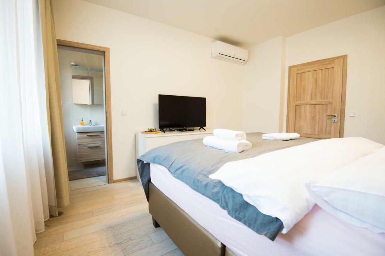 Spa Apartments Bulharska การ์โลวีวารี ภายนอก รูปภาพ