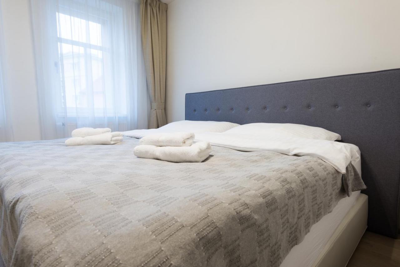Spa Apartments Bulharska การ์โลวีวารี ภายนอก รูปภาพ