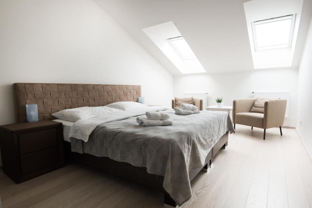 Spa Apartments Bulharska การ์โลวีวารี ภายนอก รูปภาพ