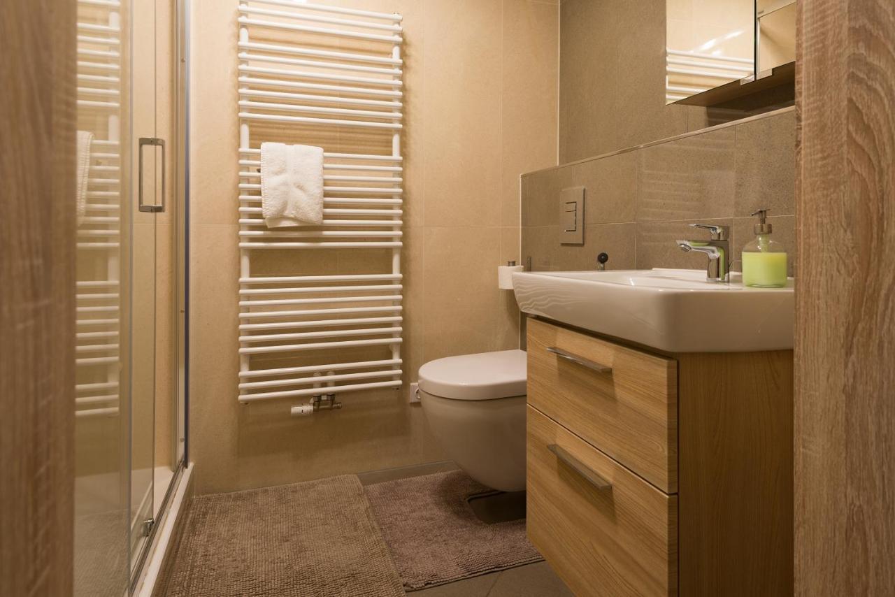 Spa Apartments Bulharska การ์โลวีวารี ภายนอก รูปภาพ