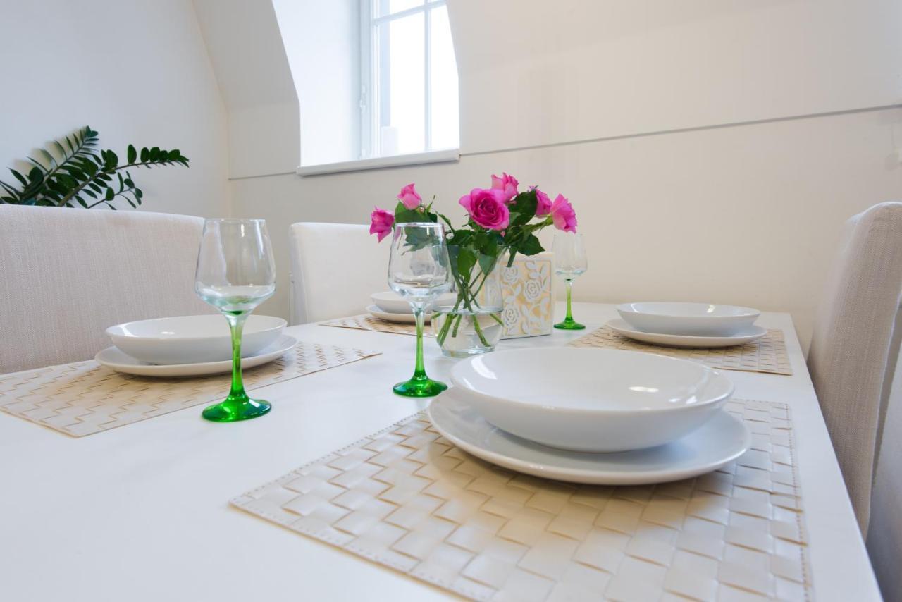 Spa Apartments Bulharska การ์โลวีวารี ภายนอก รูปภาพ