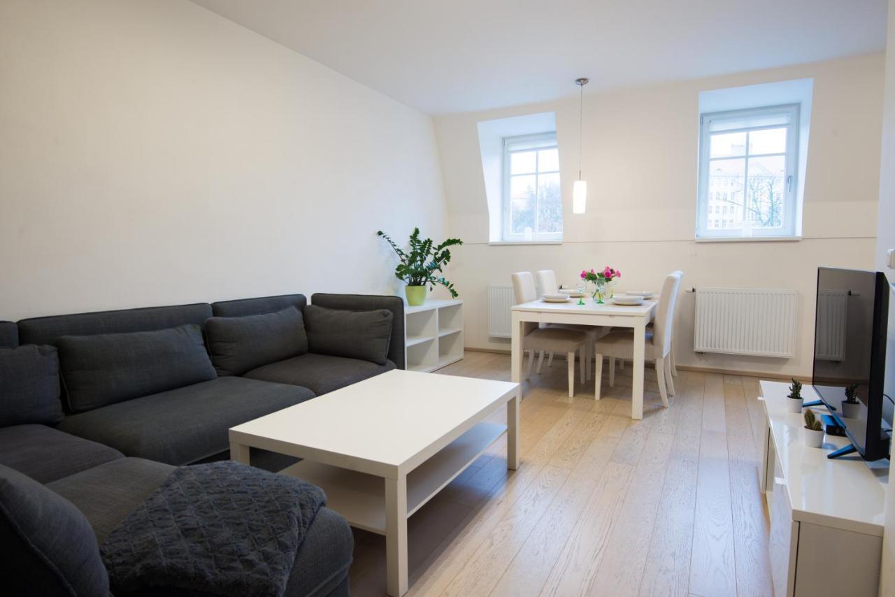 Spa Apartments Bulharska การ์โลวีวารี ภายนอก รูปภาพ
