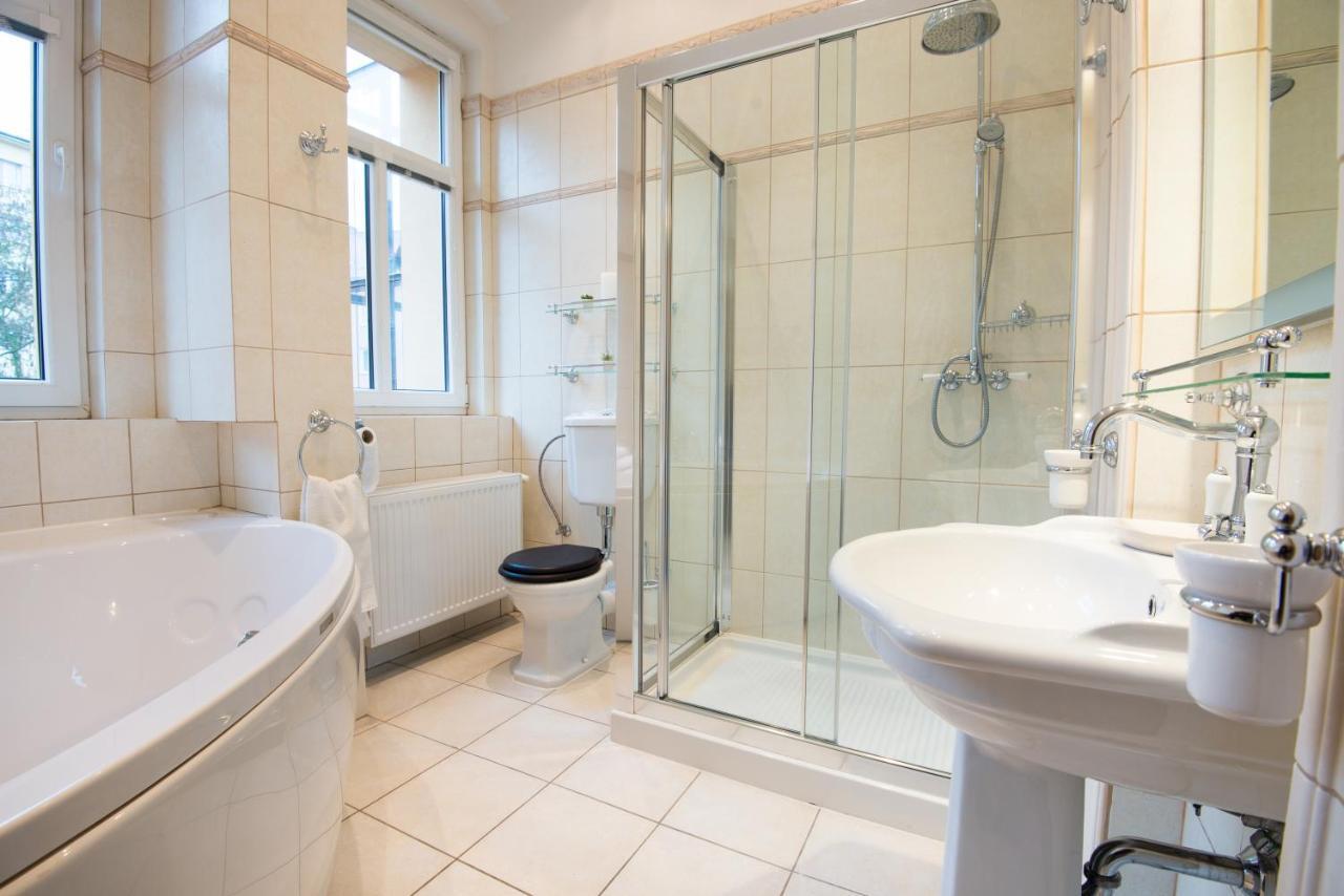 Spa Apartments Bulharska การ์โลวีวารี ภายนอก รูปภาพ